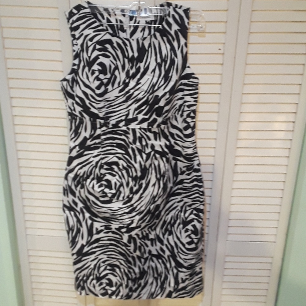 NWOT Calvin Klein zebra swirl print dress size 10